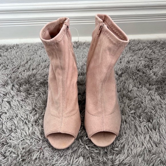 Mia zip up booties - Picture 2 of 4